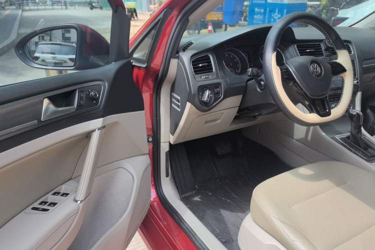 Used Volkswagen Golf 2015 1.6L Automatic Comfort Model