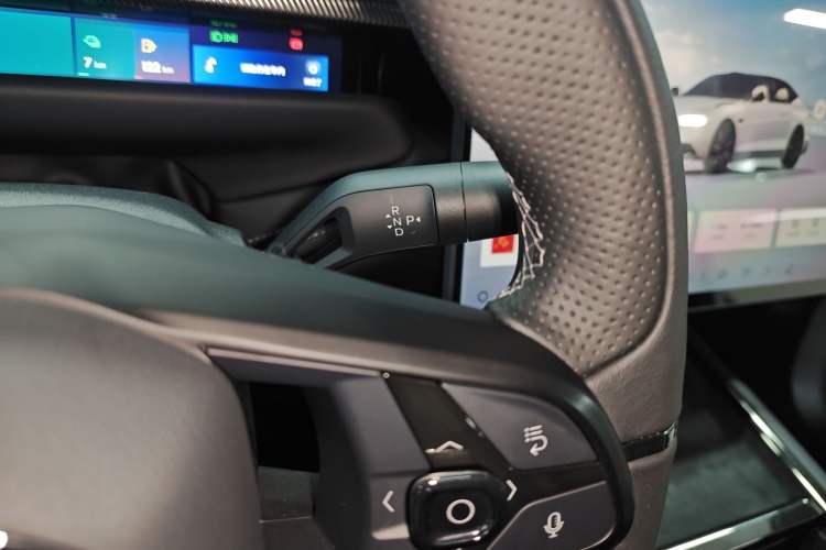 Used Lynk & Co Lynk & Co 10 EM-P 2025 Model 120 Four-Wheel Drive Ultra
