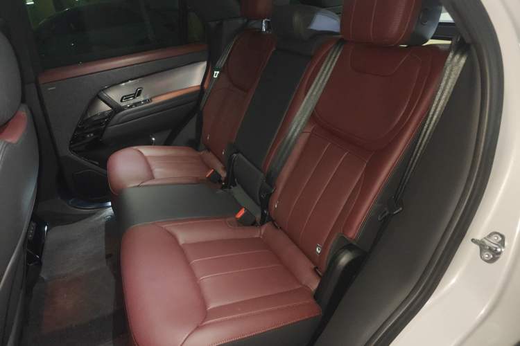 Used Land Rover Range Sport 2024 400PS Dynamic SE Left Rear Seat