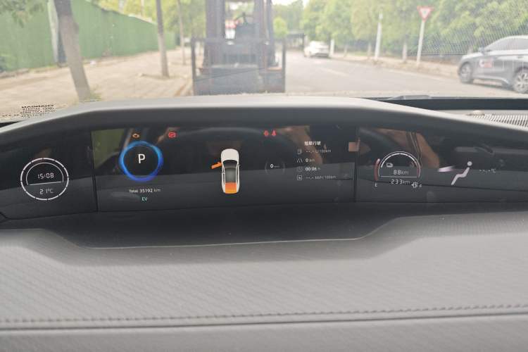 Used CHANGAN UNI-V iDD 2023 ZhiDian iDD 1.5T 113km Smart & Fun Version