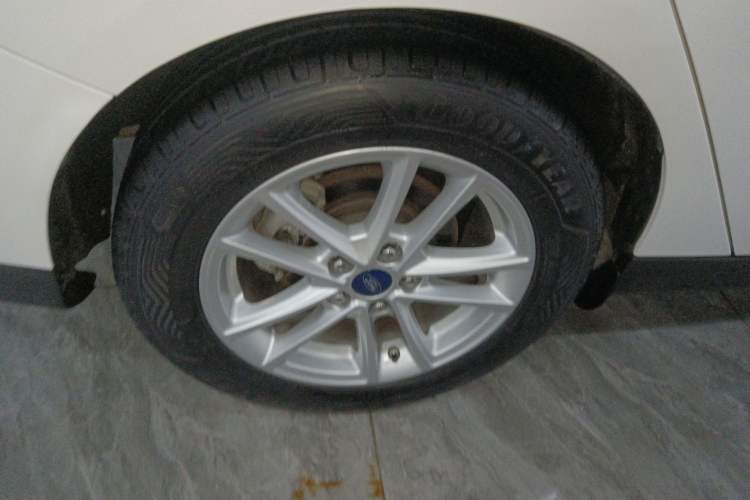 Used Ford Focus 2018 Sedan Classic 1.6L Automatic Trendy SmartDrive Edition Right Rear Wheel Hub