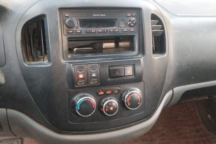 Used FORTHING Lingzhi 2012 Commercial Version 1.6L Special Offer Model