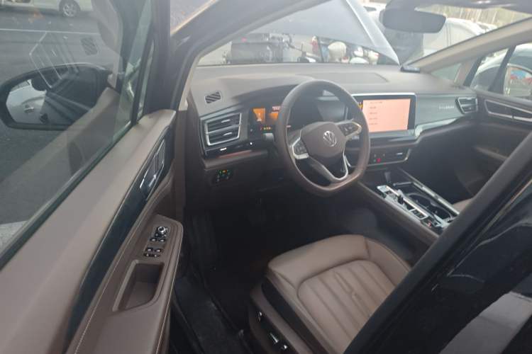 Used Volkswagen Viloran 2024 330TSI Luxury Edition Driver Seat