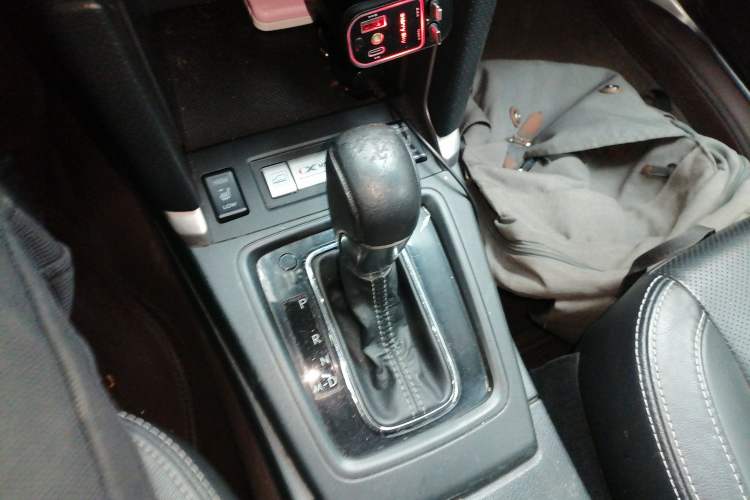 Used Subaru Forester 2016 2.0i Fashion Navigation Edition Gear Lever