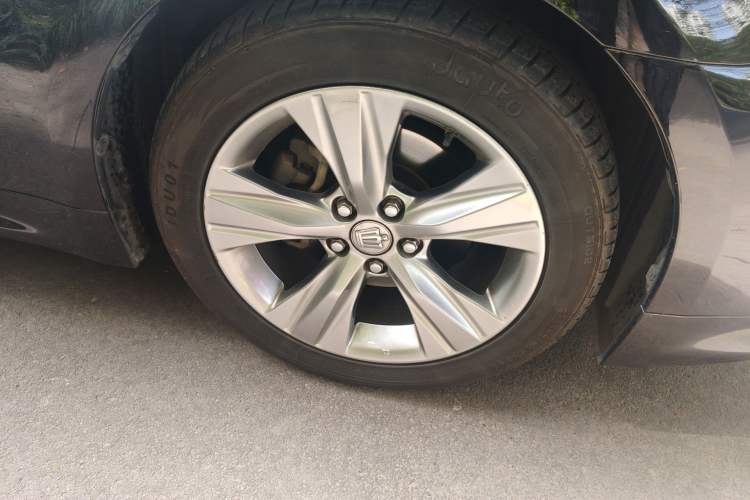 Used Toyota Crown 2015 2.0T Fashion Edition Right Front Wheel Hub