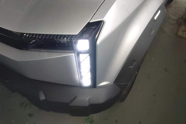 Used iCAR 03 2024 472km Four-Wheel Drive Long-Range Version
