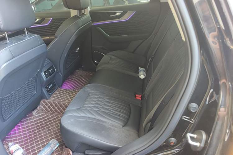 Used Hongqi HS5 2022 Facelifted Version 2.0T Smart Connect Flagship All-Wheel-Drive Edition
