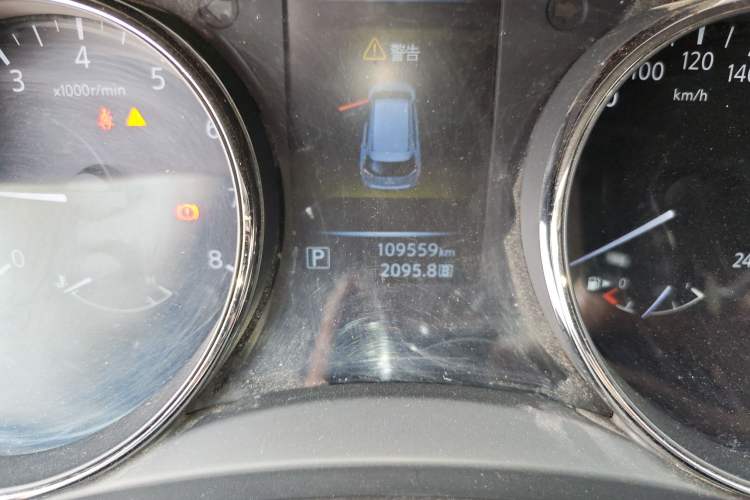 Used Nissan X-Trail 2014 2.0L CVT Comfort Edition 2WD Odometer Close Up