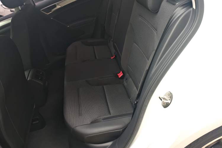 Used Volkswagen Golf 2020 Zhiai Edition 280TSI DSG Comfort Model Left Rear Seat