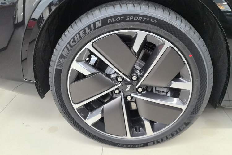 Used Li Auto L9 2025 Ultra Smart Refreshed Edition
