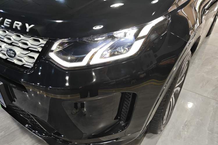 Used Land Rover Discovery Sport 2022 249 PS Metropolitan Edition 5 Seats Left Front Headlight