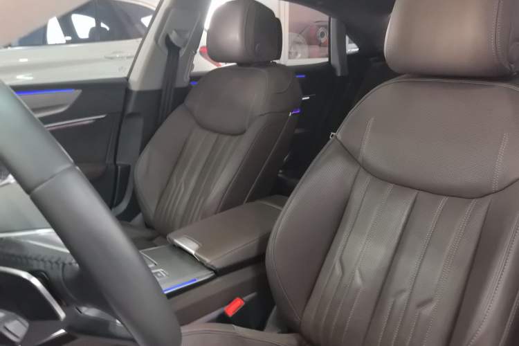 Used Audi A7L 2024 45TFSI quattro S-line Visionary Edition Flow Crystal Package