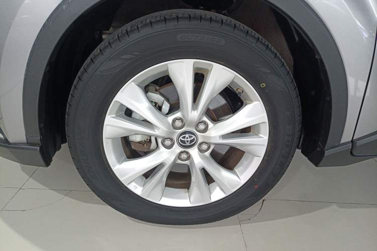 Used Toyota IZOA 2021 2.0L Enjoy Edition