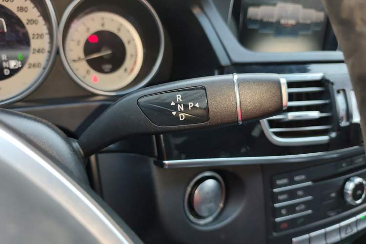 Used Mercedes-Benz E-Class 2015 Restyled E 260 L Sport Edition Gear Lever