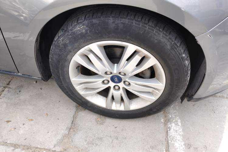 Used Ford Focus 2012 Sedan 1.6L Automatic Comfort Model
