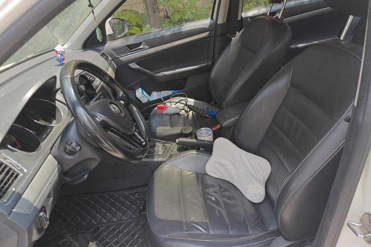 Used Volkswagen Lavida 2017 1.6L Automatic Comfort Edition
