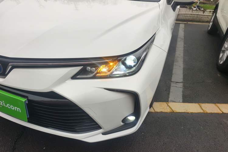 Used Toyota Corolla 2021 Dual-Motor 1.8L E-CVT Elite Edition
