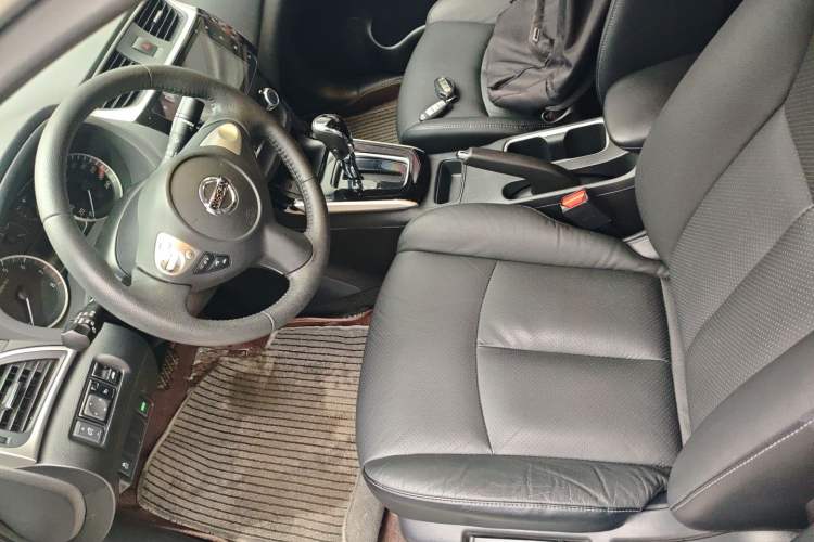 Used Nissan Sylphy 2019 1.6XV CVT Smart Connect Luxury Edition China VI Standard Driver Seat