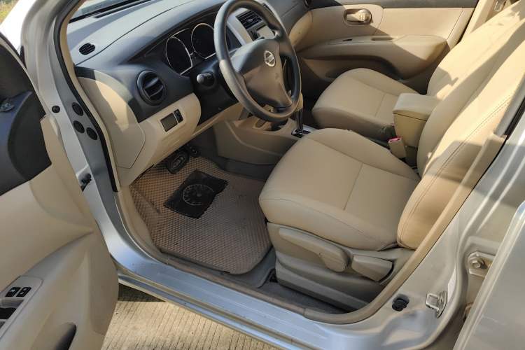 Used Nissan Livina 2013 1.6XE CVT Comfort Edition Driver Seat