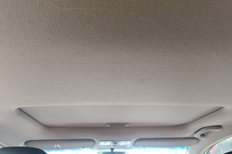 Used Kia K2 2015 Hatchback 1.4L AT GLS Cool Edition