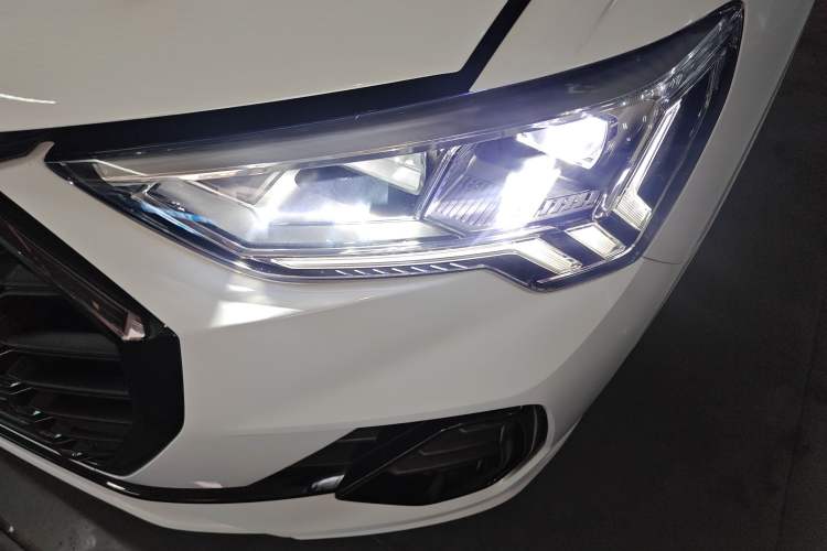 Used Audi Q3 2023 40 TFSI Fashion Dynamic Model Left Front Headlight