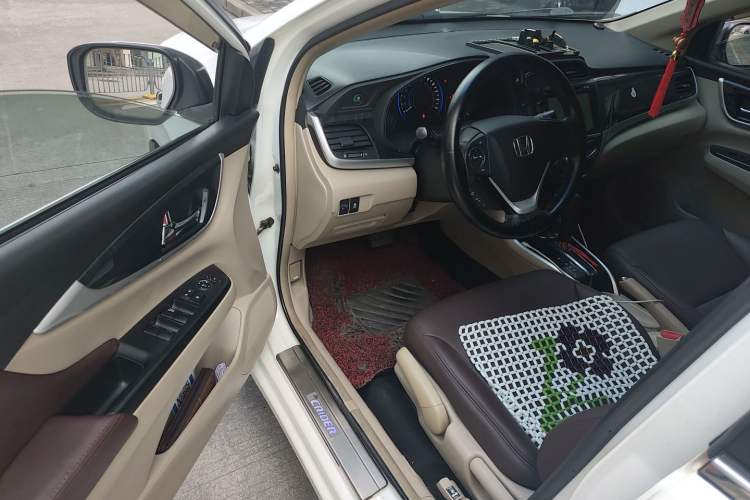 Used Honda Crider 2015 1.8L automatic luxury edition
