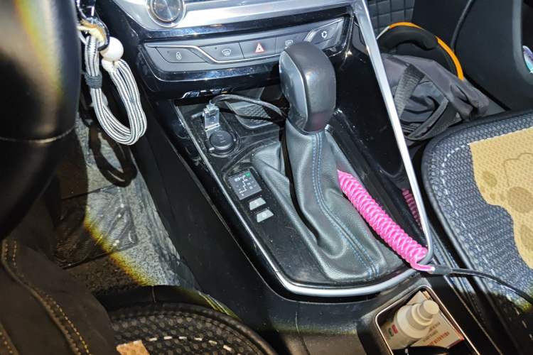 Used Peugeot 308 2018 1.6L Automatic Luxury Edition Gear Lever