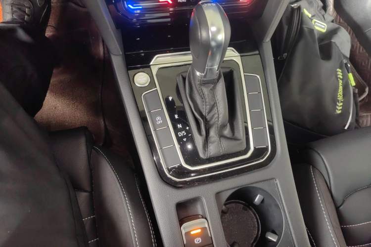 Used Volkswagen Magotan 2020 330TSI DSG Leading Model Gear Lever