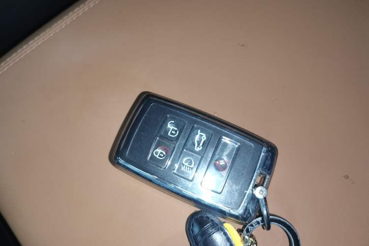 Used Land Rover Defender 2024 110 3.0T P400 X-DYNAMIC HSE Vehicle Key