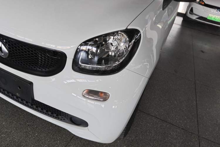 Used smart fortwo 2018 1.0L 52kW Hardtop Passion Edition China V Standard
