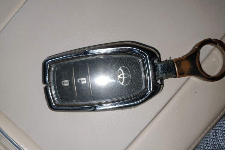 Used Toyota Highlander 2018 2.0T Four-Wheel Drive Luxury Version 7 Seats China VI Standard