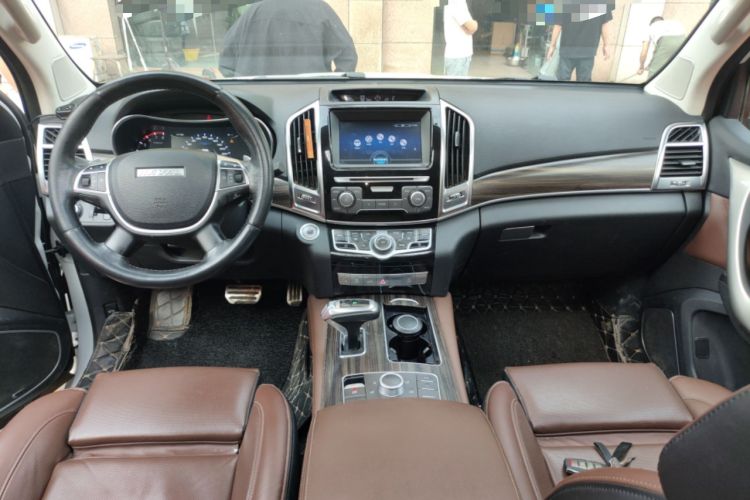 Used Haval H9 2017 2.0T Gasoline 4x4 Premium 5-Seater Center Console