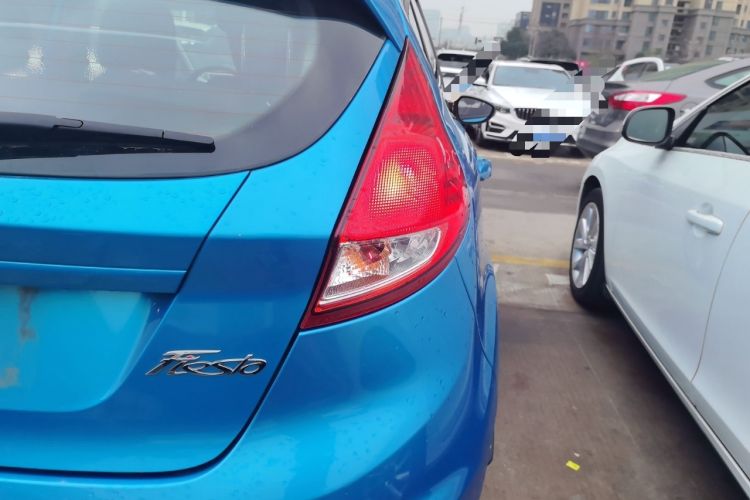 Used Ford Fiesta 2013 Hatchback 1.5L Manual Fashion Edition
