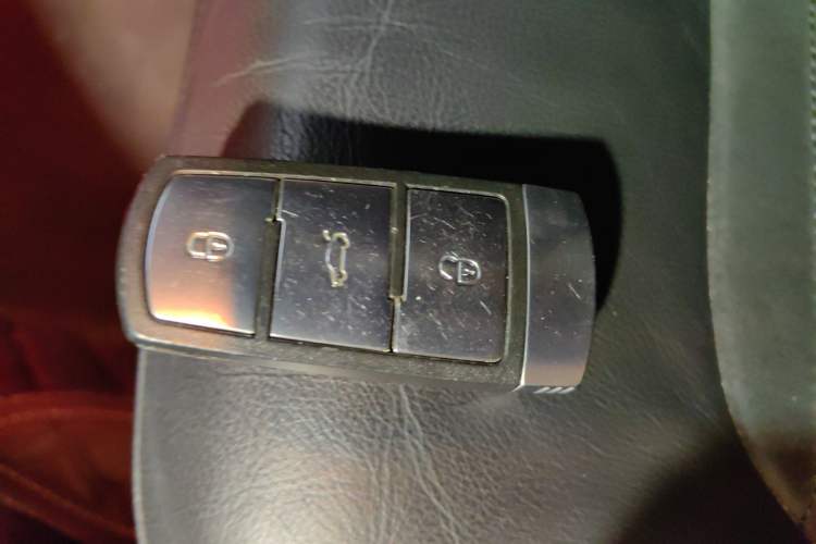 Used Volkswagen Magotan 2015 1.8TSI Prestige Model Vehicle Key