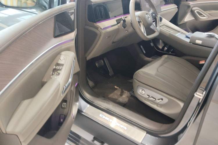 Used Denza N9 2025 Flagship Model Driver Seat