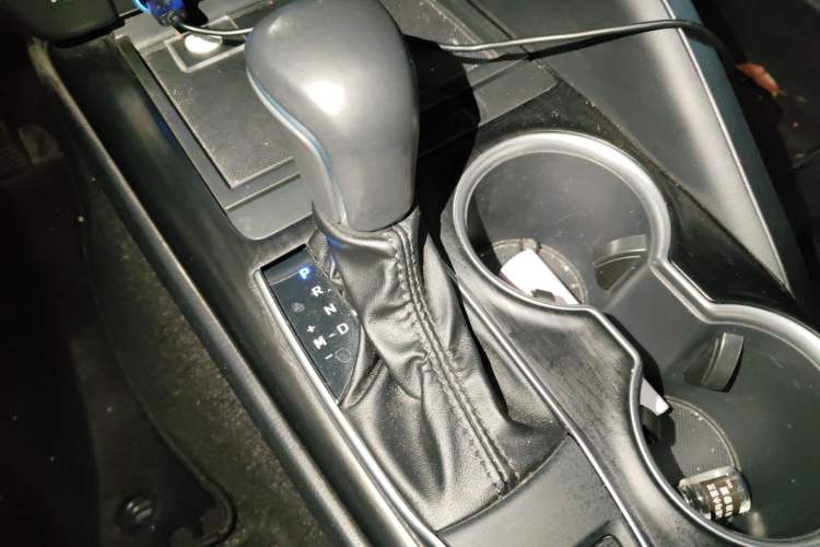Used Toyota Camry 2023 2.0G Luxury Edition Gear Lever