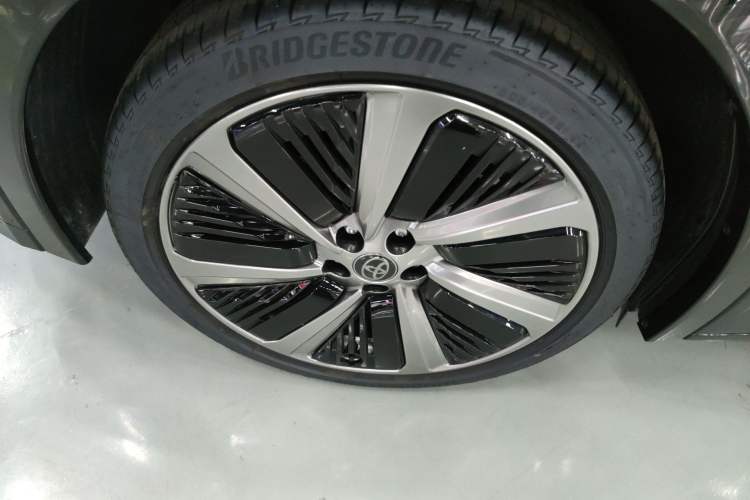 Used Toyota bZ5 2025 Model 550 PRO Smart Driving Edition Exterior 5