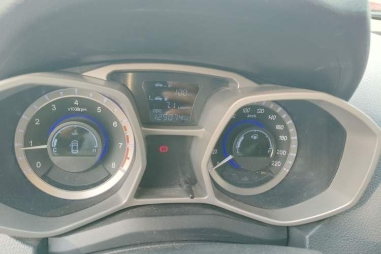 Used JAC Group Refine S3 2014 1.5L Manual Luxury Smart Model Odometer Close Up