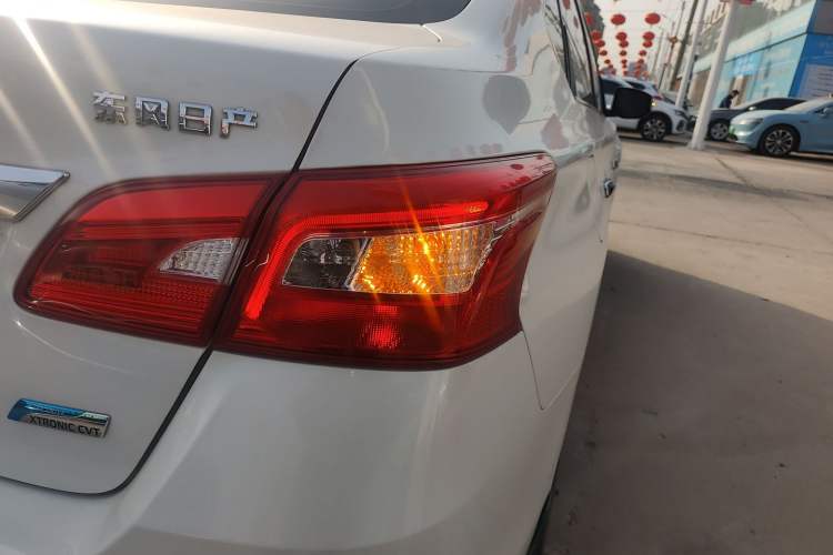 Used Nissan Sylphy 2019 1.6XV CVT Smart Connect Luxury Edition China VI Standard Exterior 3