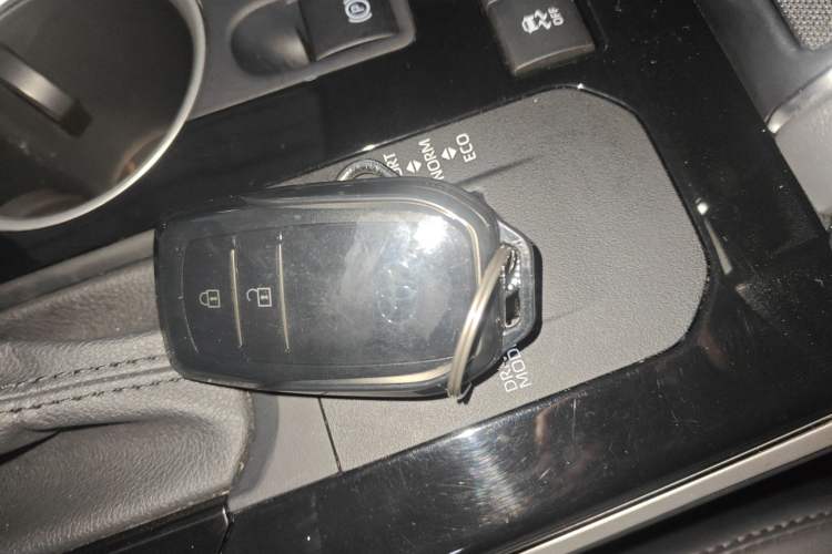 Used Toyota Highlander 2024 2.5L Smart Electric Hybrid Dual-Motor Two-Wheel Drive Luxury Version 7 Seats