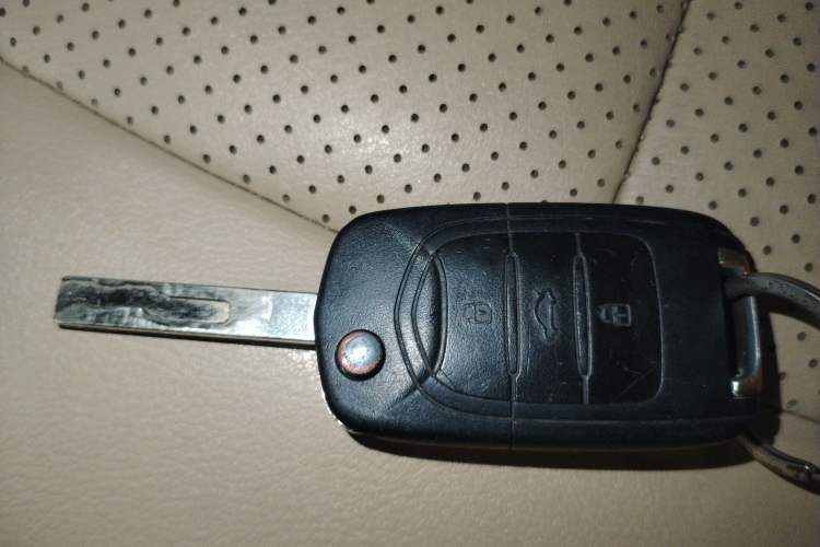 Used Baojun 730 2016 1.8L iAMT Comfort Version 7 Seats Vehicle Key