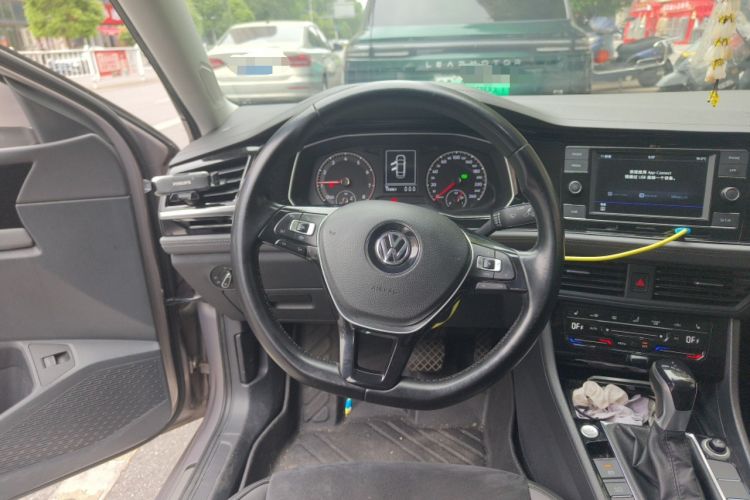 Used Volkswagen Sagitar 2019 280TSI DSG Luxury Model China V Emission Standard Steering Wheel
