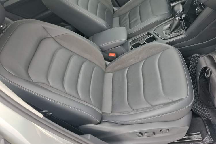 Used Volkswagen Tiguan L 2019 Revised 330TSI Automatic Two-Wheel Drive Smart & Luxury Edition China VI Standard
