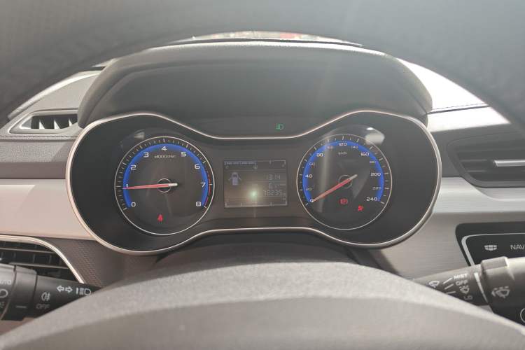 Used Geely Auto Vision 2019 Upgraded Model 1.5L Manual Luxury Version China VI Standard