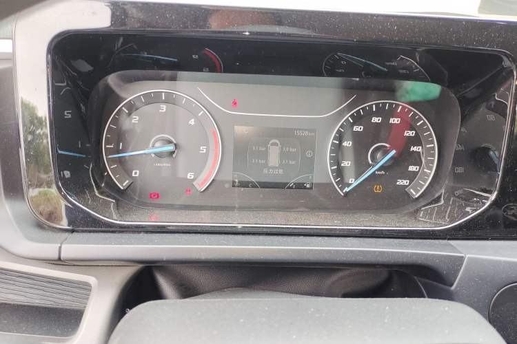 Used Ford Transit 2023 2.0T Diesel Manual Multifunction Commercial Vehicle Short Wheelbase Mid-Roof Design 5/6 Seats
