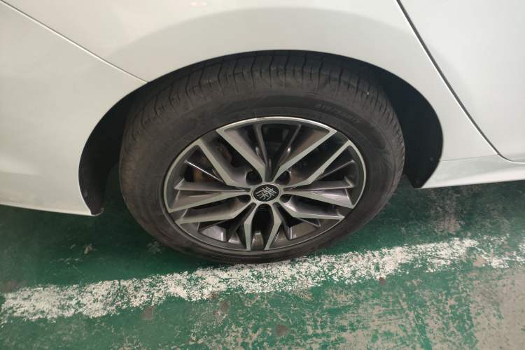 Used BYD Qin PLUS 2021 DM-i 55KM Flagship Model Right Rear Wheel Hub