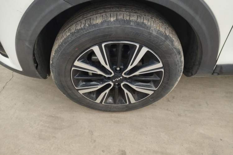 Used Kia kx1 Stonic 2021 1.4L CVT Sunroof Model
