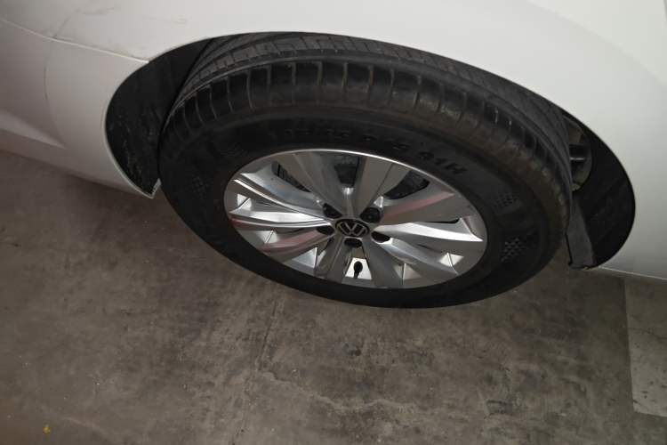 Used Volkswagen Lavida 2023 New Sharp 1.5L Automatic Excellent New Edition
