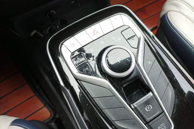 Used SAIC MAXUS G20 2020 2.0T Gasoline Automatic Luxury Edition Gear Lever