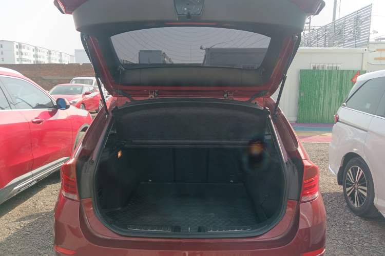 Used BMW X1 2014 sDrive18i Leading Model Trunk